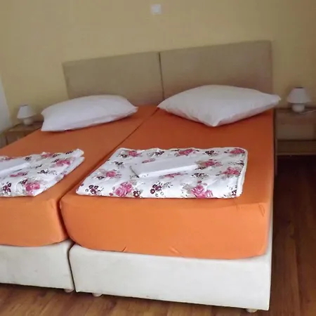 Appartement 6 *