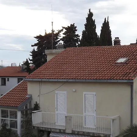 6 Apartman *