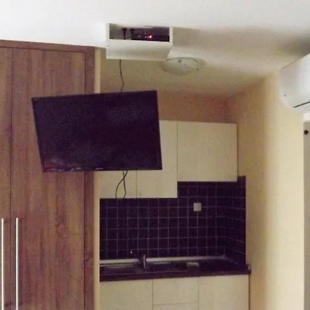 Apartman 6 *